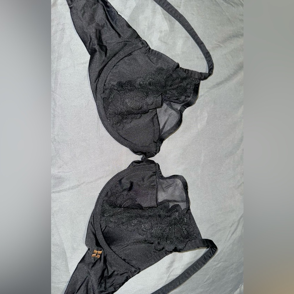 32DD black Savage X Fenty bralette